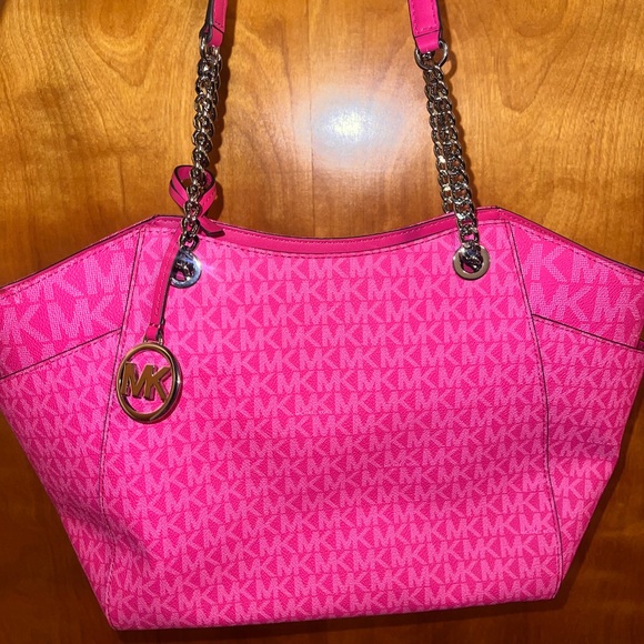Michael Kors Vibrant Pink Shoulder Bag - Picture 2 of 6